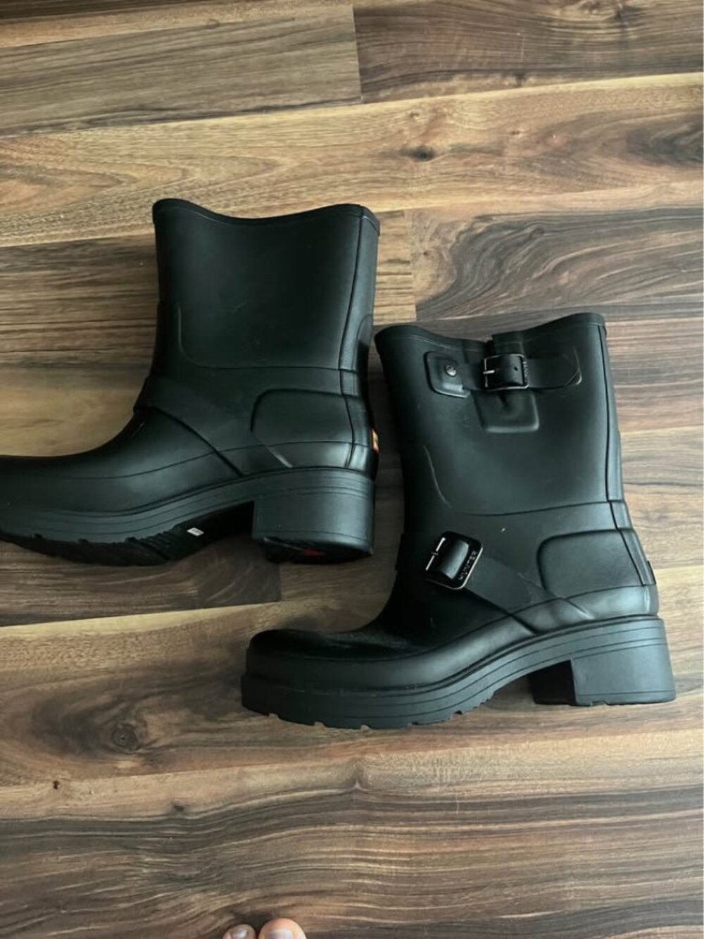 Hunter short rain boots size 7 - never worn